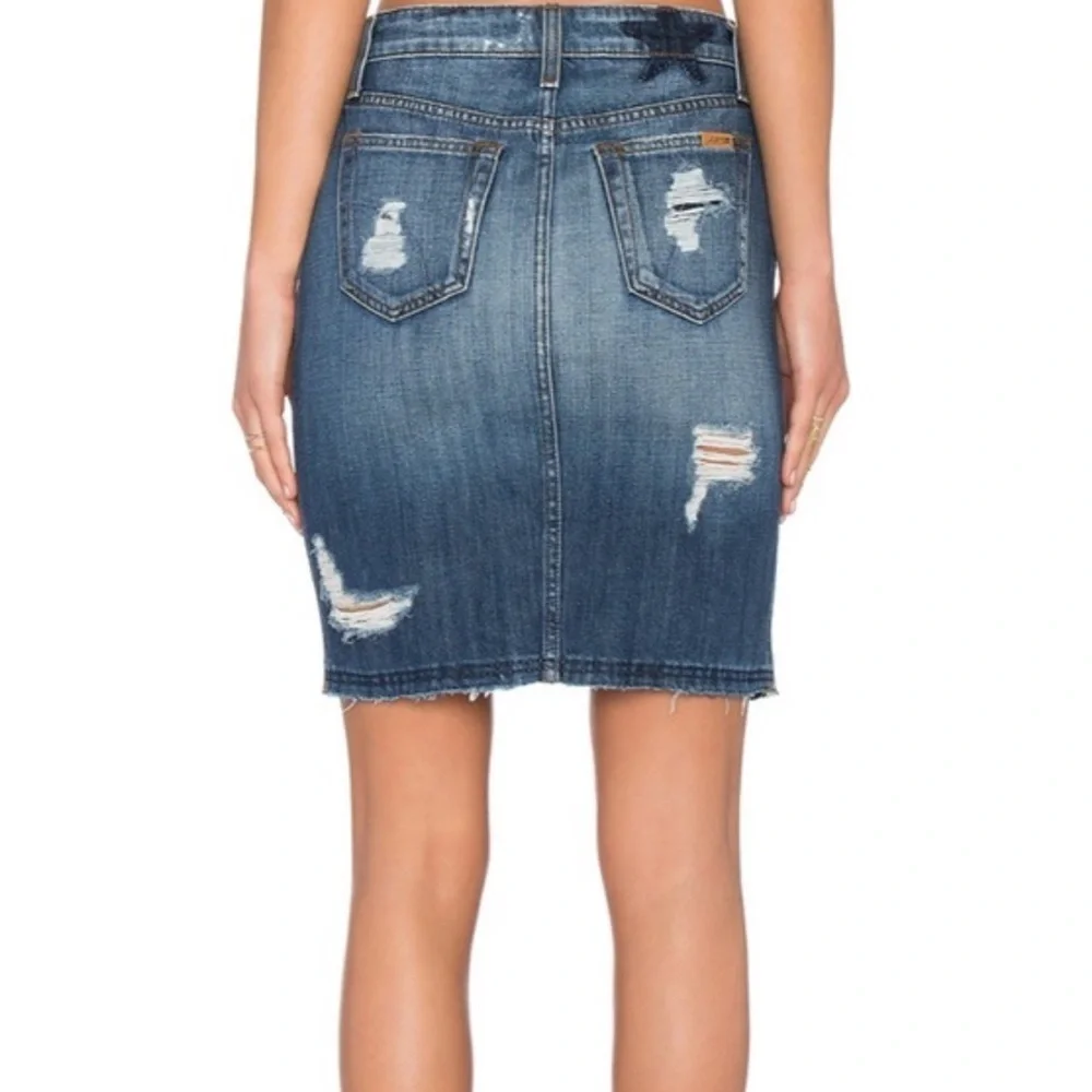 *JOE’S JEANS* Med Wash Kumi Distressed Denim Pencil Skirt Size 29